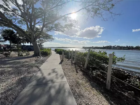3050 Pine Tree Dr, Naples, FL 34112 photo 12