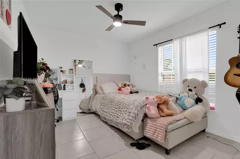 Bedroom - 2707 2nd St SW, Lehigh Acres, FL 33976 photo 3 of 8