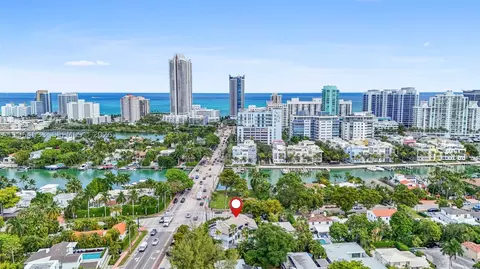 View/Area - 6180 Pine Tree Dr, Miami Beach, FL 33140 photo 1 of 7