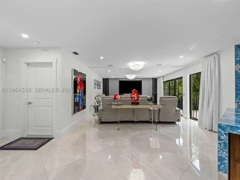 Living - 6180 Pine Tree Dr, Miami Beach, FL 33140 photo 7 of 7