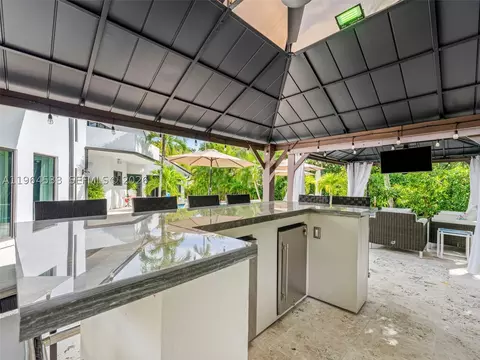 Other - 6180 Pine Tree Dr, Miami Beach, FL 33140 photo 11 of 12