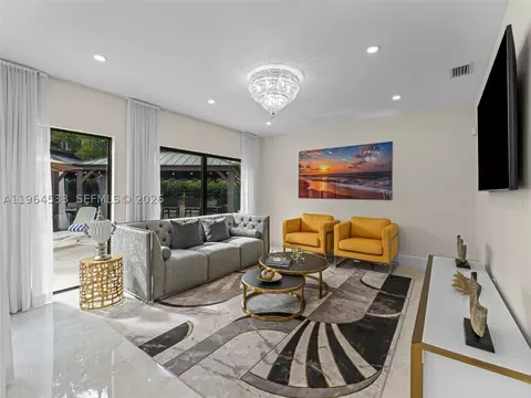 Living - 6180 Pine Tree Dr, Miami Beach, FL 33140 photo 6 of 7