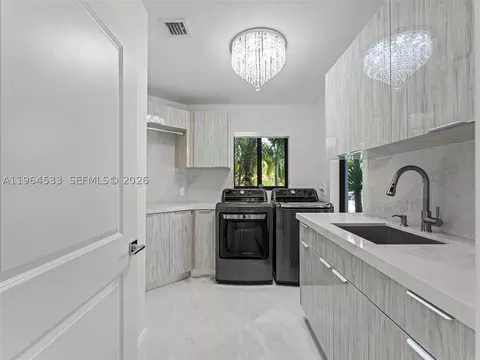 Other - 6180 Pine Tree Dr, Miami Beach, FL 33140 photo 4 of 12
