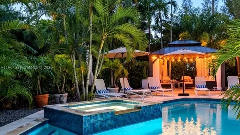 Exterior - 6180 Pine Tree Dr, Miami Beach, FL 33140 photo 2 of 9