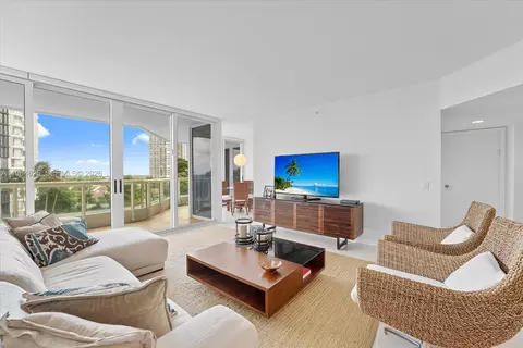 21055 Yacht Club Dr #802, Aventura, FL 33180