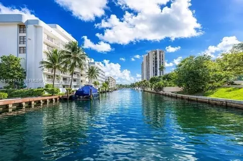 1650 NE 115th St #111, Miami, FL 33181