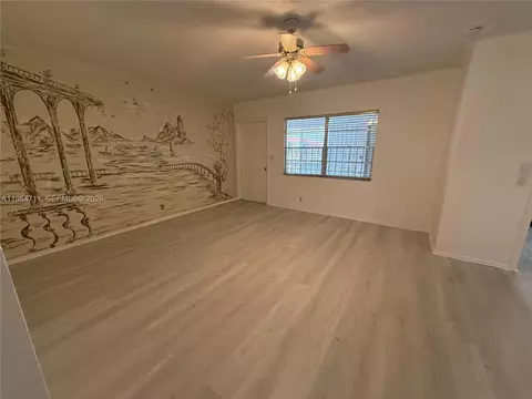 5300 Washington St #B329, Hollywood, FL 33021