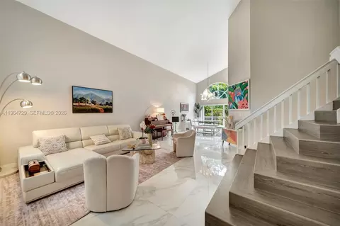 10880 NW 58th Ter, Doral, FL 33178