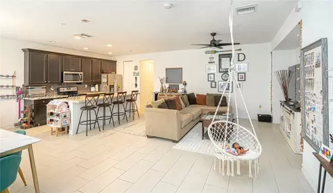 11660 SW 13th Ct, Pembroke Pines, FL 33025