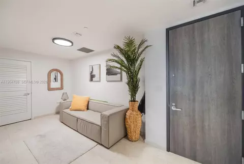 88 SW 7th St #2204, Miami, FL 33130