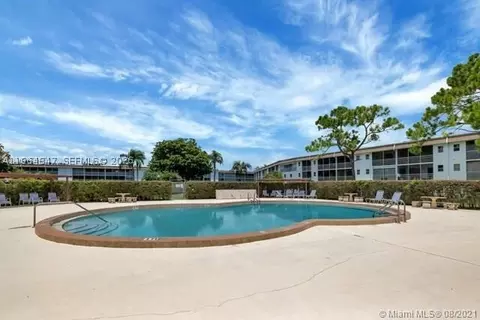3000 Springdale Blvd #V207, Palm Springs, FL 33461