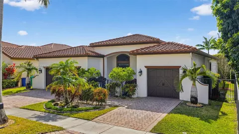 8782 NW 41st St, Hollywood, FL 33024