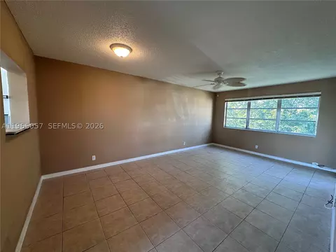 2223 Park Ln #304, Hollywood, FL 33021