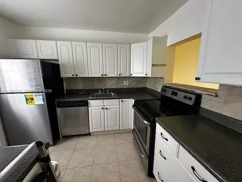 2223 Park Ln #304, Hollywood, FL 33021