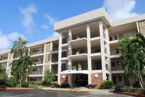 2900 N Palm Aire Dr #108, Pompano Beach, FL 33069