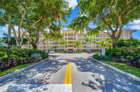 4030 W Palm Aire Dr #104, Pompano Beach, FL 33069