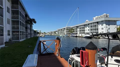 3849 NE 169th St #201, North Miami Beach, FL 33160