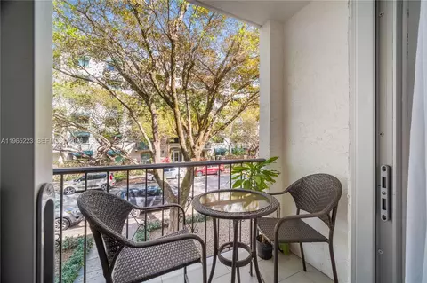 338 Majorca Ave #205, Coral Gables, FL 33134