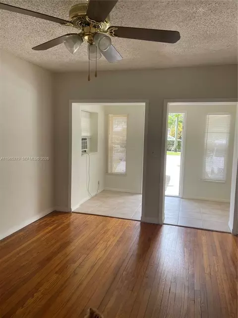 1913 Harding St, Hollywood, FL 33020