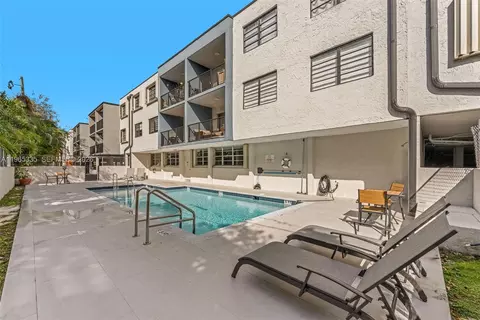 Exterior - 30 E 39th St #214, Hialeah, FL 33013 photo 1 of 2