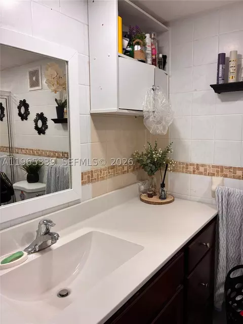 1900 W 68th St #G103, Hialeah, FL 33014 photo 12