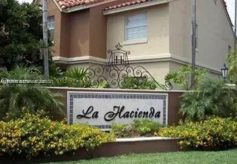 18308 NW 68th Ave #B, Hialeah, FL 33015