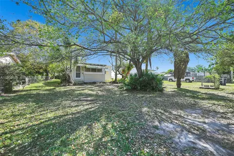 16901 SW 94th Ave, Palmetto Bay, FL 33157