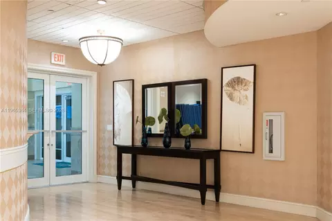 20000 E Country Club Dr #307, Aventura, FL 33180