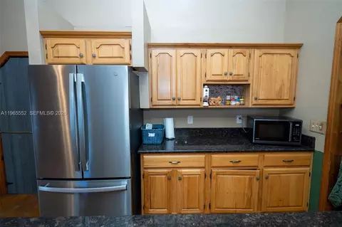 Kitchen - 2036 Live Oak Blvd, Saint Cloud, FL 34771 photo 4 of 6