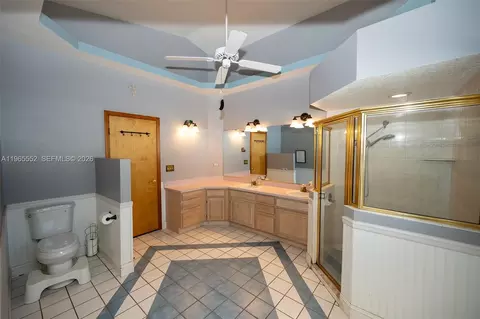 Bath - 2036 Live Oak Blvd, Saint Cloud, FL 34771 photo 7 of 9