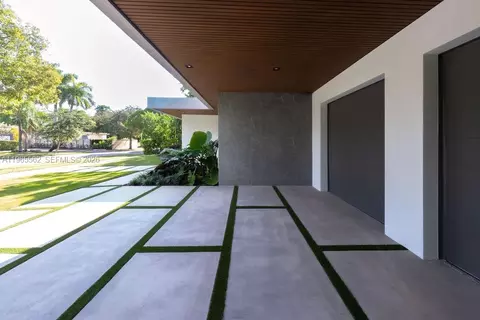 215 S Shore Dr, Miami, FL 33133