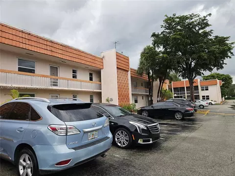 7610 Stirling Rd #102C, Hollywood, FL 33024
