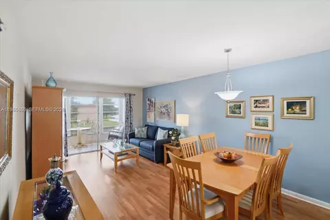 9850 Sunrise Lakes Blvd #305, Sunrise, FL 33322