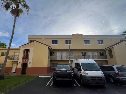 12645 SW 91st St #202, Miami, FL 33186