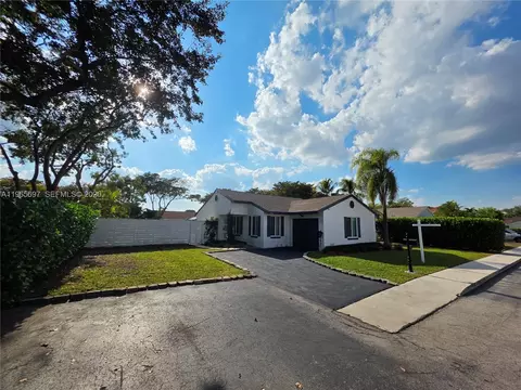13950 Oaklawn Pl, Davie, FL 33325