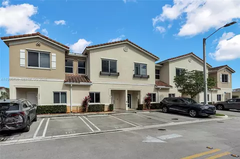 2819 NW 181st St, Miami Gardens, FL 33056