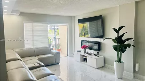 14250 SW 62nd St #319, Miami, FL 33183