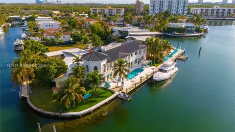 16479 NE 30th Ave, North Miami Beach, FL 33160
