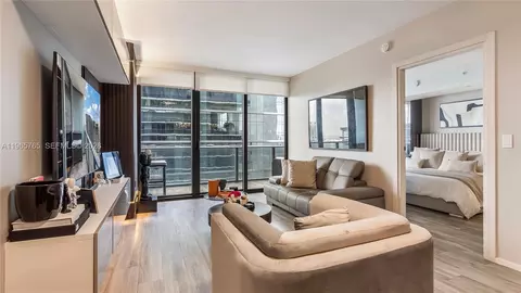 801 S Miami Ave #4407, Miami, FL 33130