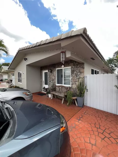 10382 SW 25th St, Miami, FL 33165