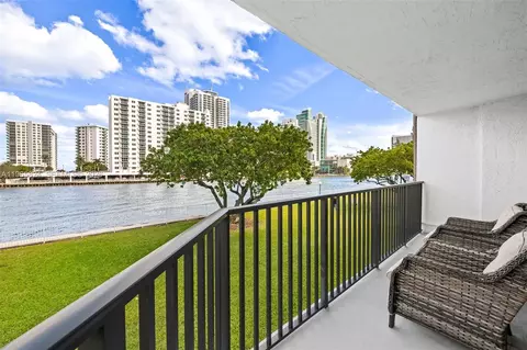 800 Parkview Dr #221, Hallandale Beach, FL 33009
