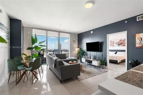 90 SW 3rd St #2706, Miami, FL 33130
