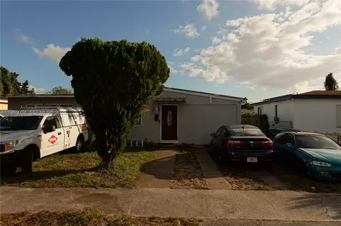 810 NW 84th Ter, Miami, FL 33150