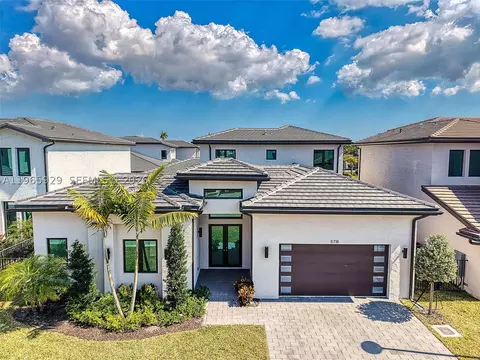 5718 Ashwood Cir W, Fort Lauderdale, FL 33312