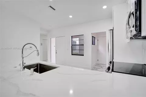6128 Kings Gate Cir #B, Delray Beach, FL 33484