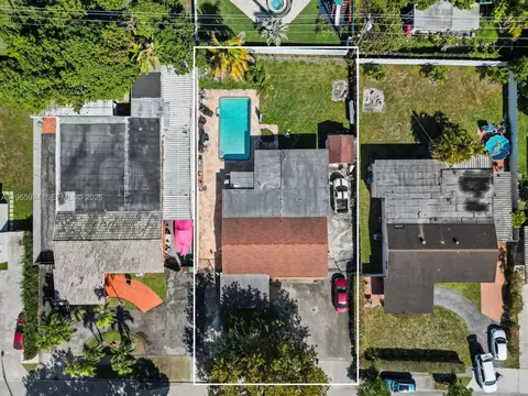 View/Area - 655 W 70th Pl, Hialeah, FL 33014 photo 4 of 6