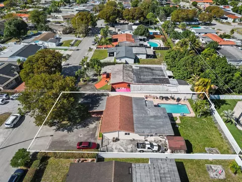 View/Area - 655 W 70th Pl, Hialeah, FL 33014 photo 2 of 6