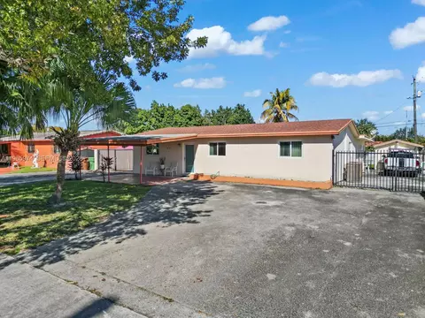 Exterior - 655 W 70th Pl, Hialeah, FL 33014 photo 6 of 11