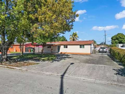 Exterior - 655 W 70th Pl, Hialeah, FL 33014 photo 2 of 11