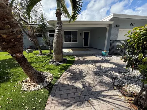 561 SE 3rd Ter, Pompano Beach, FL 33060